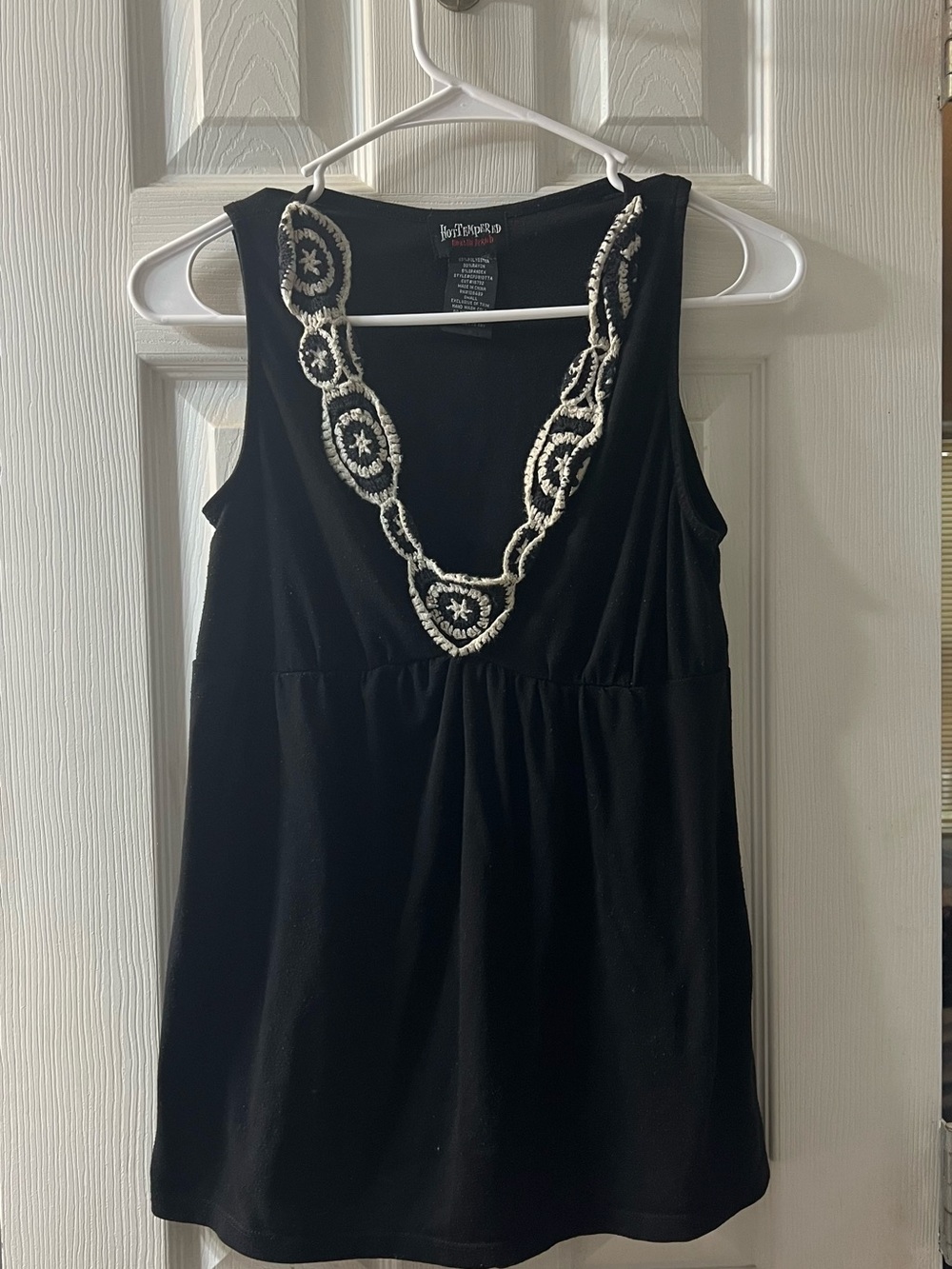 Hot Tempered Y2K Black Sleeveless Embroidered V-Neck Women's Top- Small